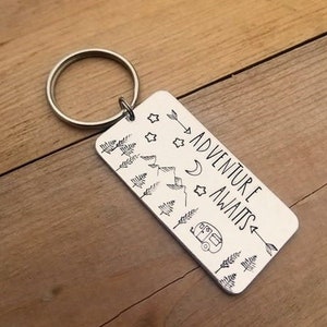 Adventure Awaits, camping keychain, RV keychain, Trailer keys, vintage trailer, mountain keys, nature lover gift, gift for camper