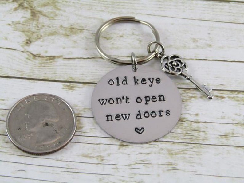 Old Keys won't open new doors keychain, new me gift, inspirational quote keychain, sobriety gift, divorce gift, break up gift, positive life image 4