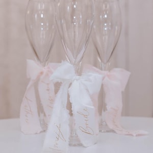 Nomes personalizados de fitas de seda para taças de champanhe, laços de vidro para casamento, etiquetas de nome para bebidas de despedida de solteira, ocasiões especiais