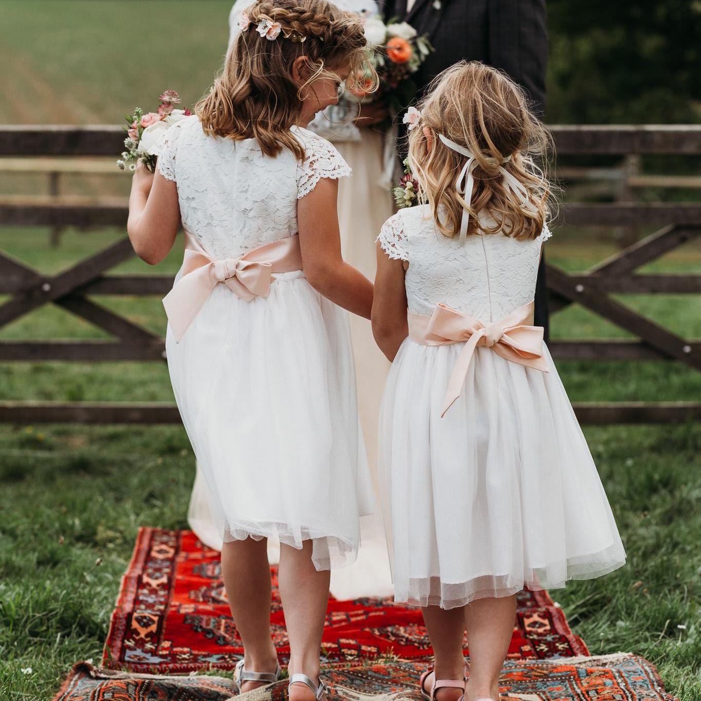 Vestito Principessa Bambina Con Copricapo - Abito Tulle Ricamato Per Feste - Foto 10