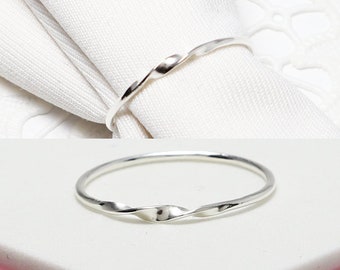 Mobius Ring, Super dunne zilveren ringen voor vrouwen, duim ring, sierlijke trouwring, verlovingsring, belofte, minimalistische sieraden, stapelring