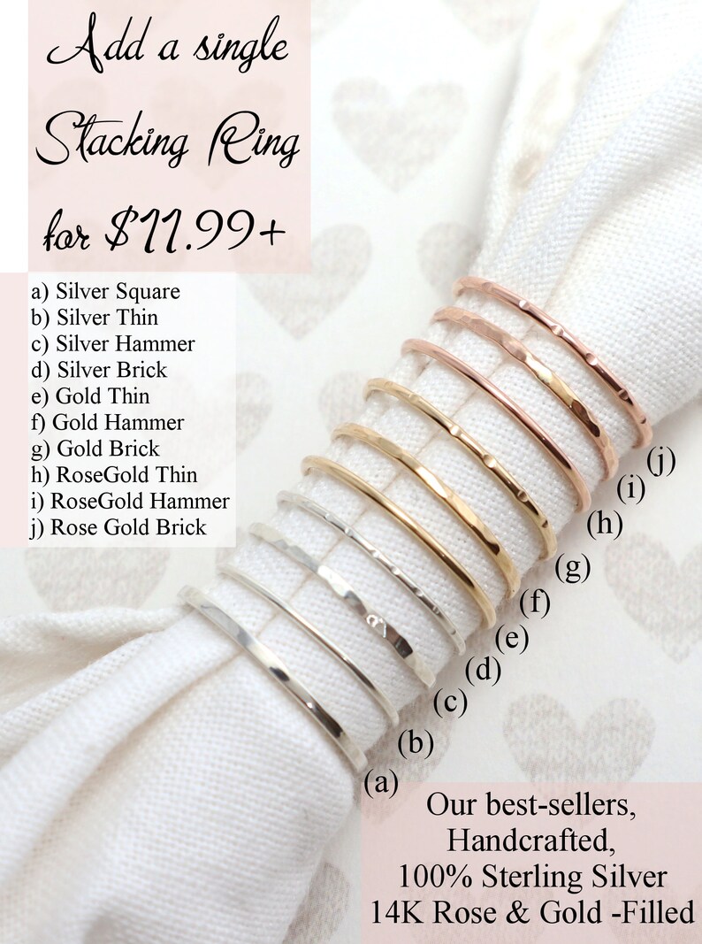 Puede incluir: Diez anillos apilables en diferentes estilos y metales, incluyendo plata, oro y oro rosa. Los anillos est&aacute;n dispuestos en una fila, con el anillo m&aacute;s peque&ntilde;o en la parte inferior y el anillo m&aacute;s grande en la parte superior. Todos los anillos est&aacute;n martillados y tienen un acabado texturizado. El texto "Add a single Stacking Ring for $11.99+ " es visible en la esquina superior izquierda de la imagen. El texto "Our best-sellers, Handcrafted, 100% Sterling Silver 14K Rose & Gold -Filled" es visible en la esquina inferior derecha de la imagen.