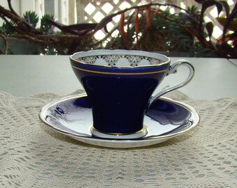 Porcelaine Aynsley - Bleu cobalt avec motifs dorés - Forme corset