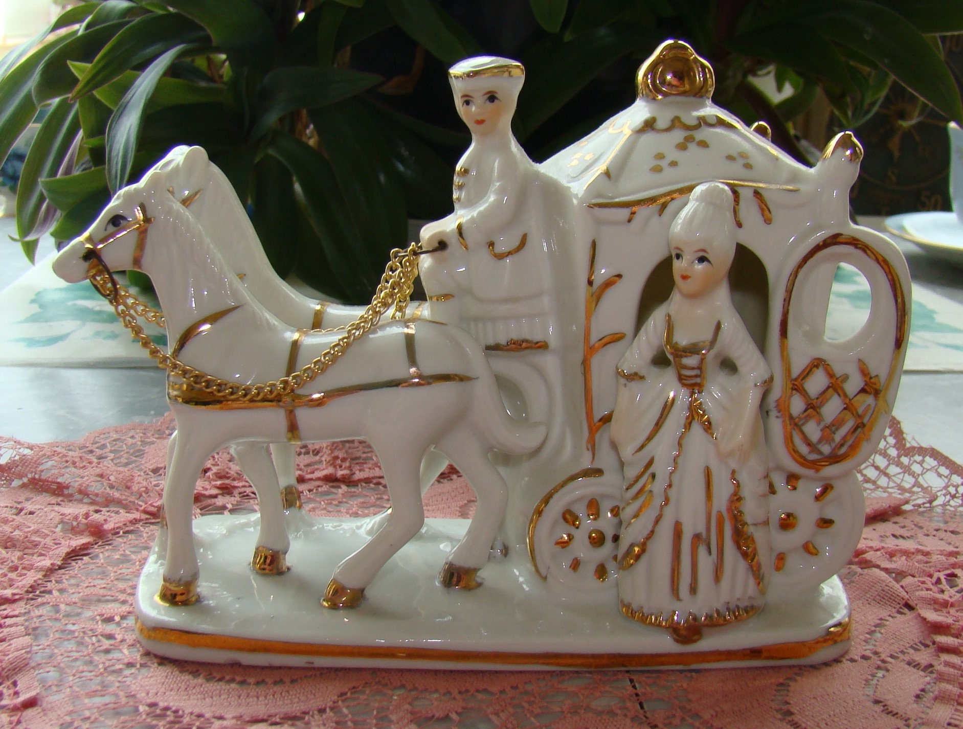 カポディモンテ　CAPODIMONTE 、馬車を引く紳士とプリンセス カポディモンテ CAPODIMONTE 、馬車を引く紳士とプリンセス