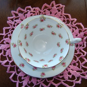Aynsley antique - Bone China England - Tasse à thé et soucoupe vintage - Petites roses choux roses avec bordure dorée