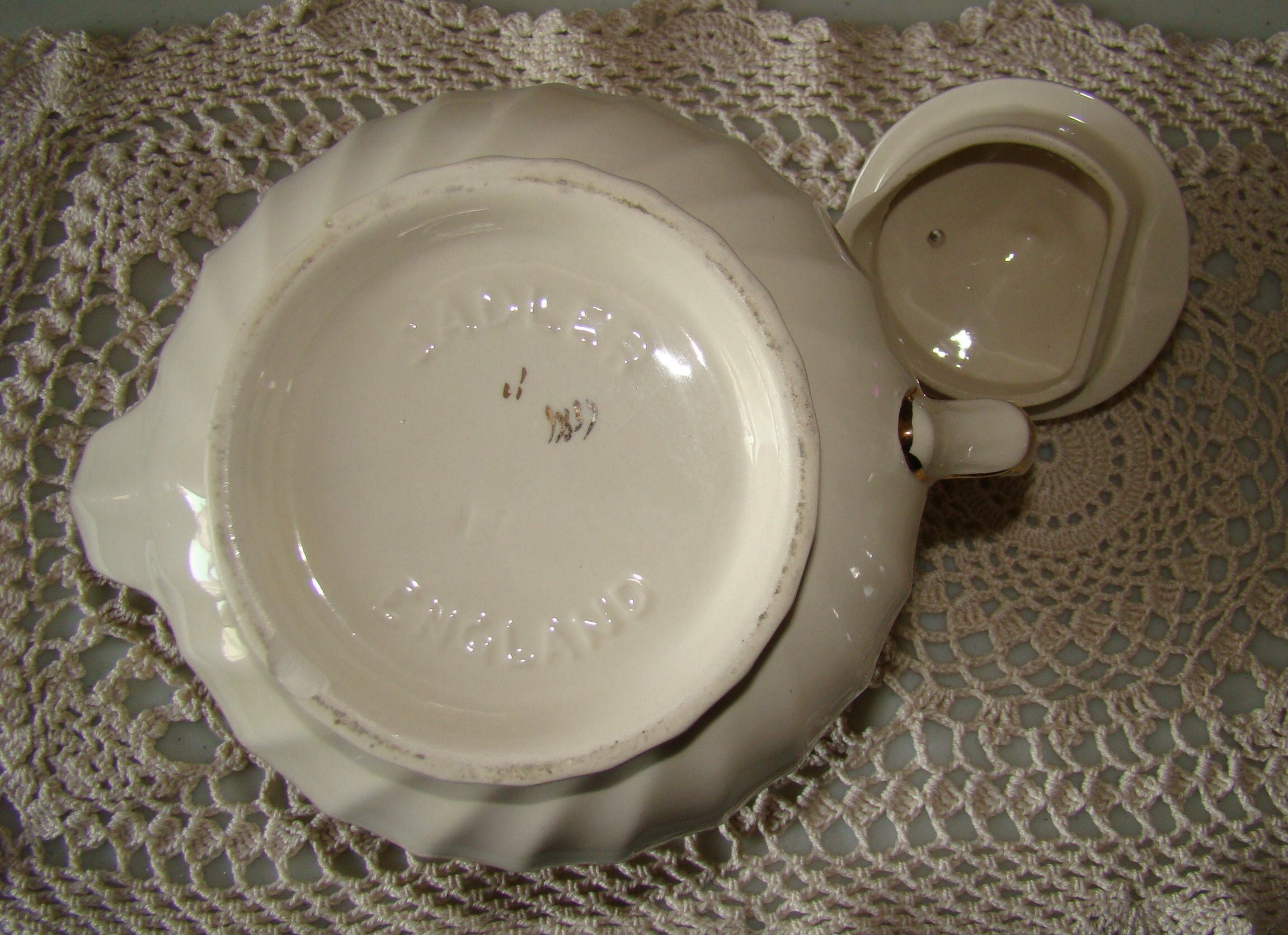 Sadler 7837 - Vintage English Teapot - Spiral with Pineapple