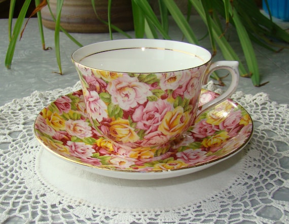 Colclough Deco Bone China Longton England Vintage Tea Cup and Saucer Chintz  of Pink and Yellow Roses -  Sweden