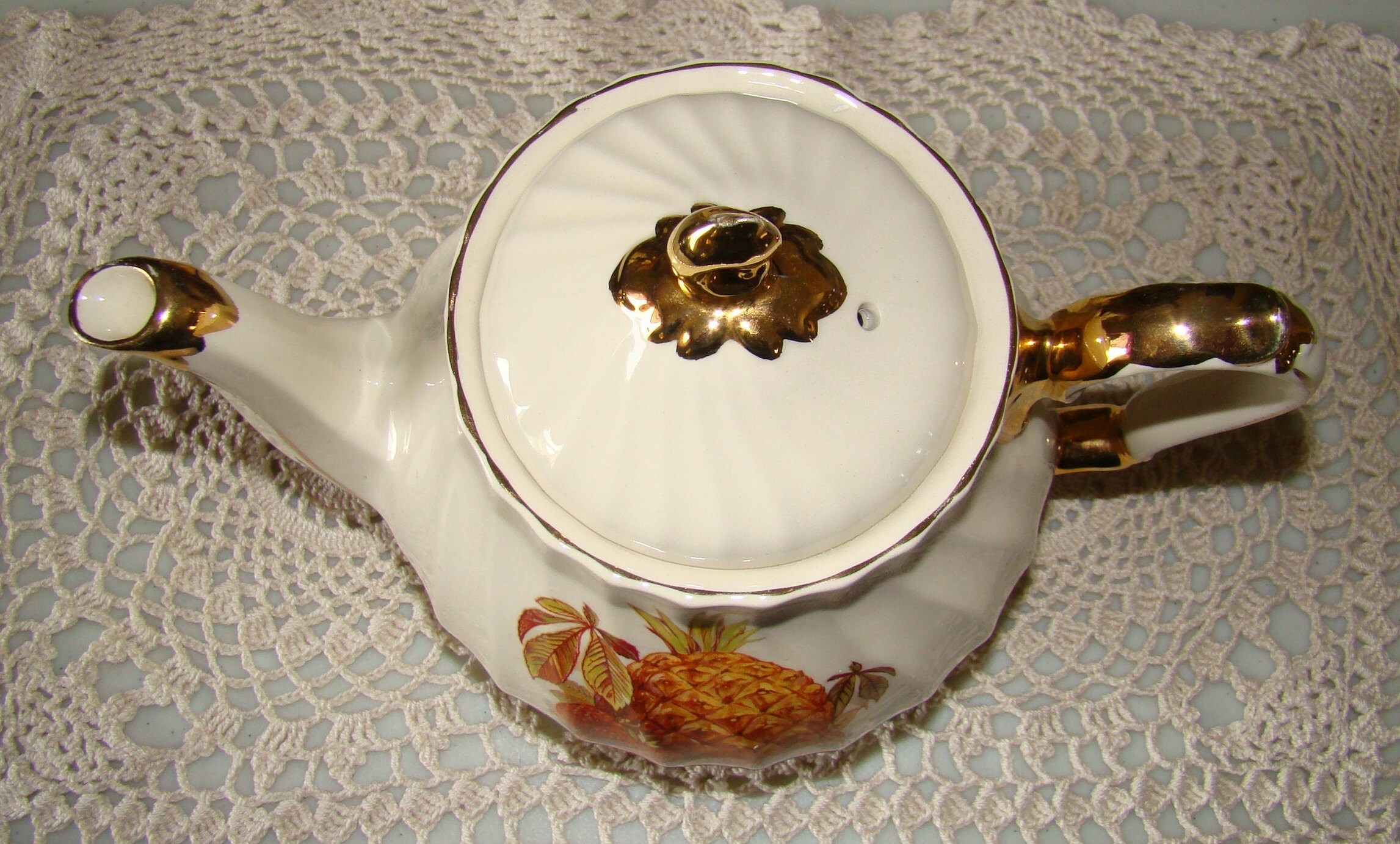 Sadler 7837 - Vintage English Teapot - Spiral with Pineapple