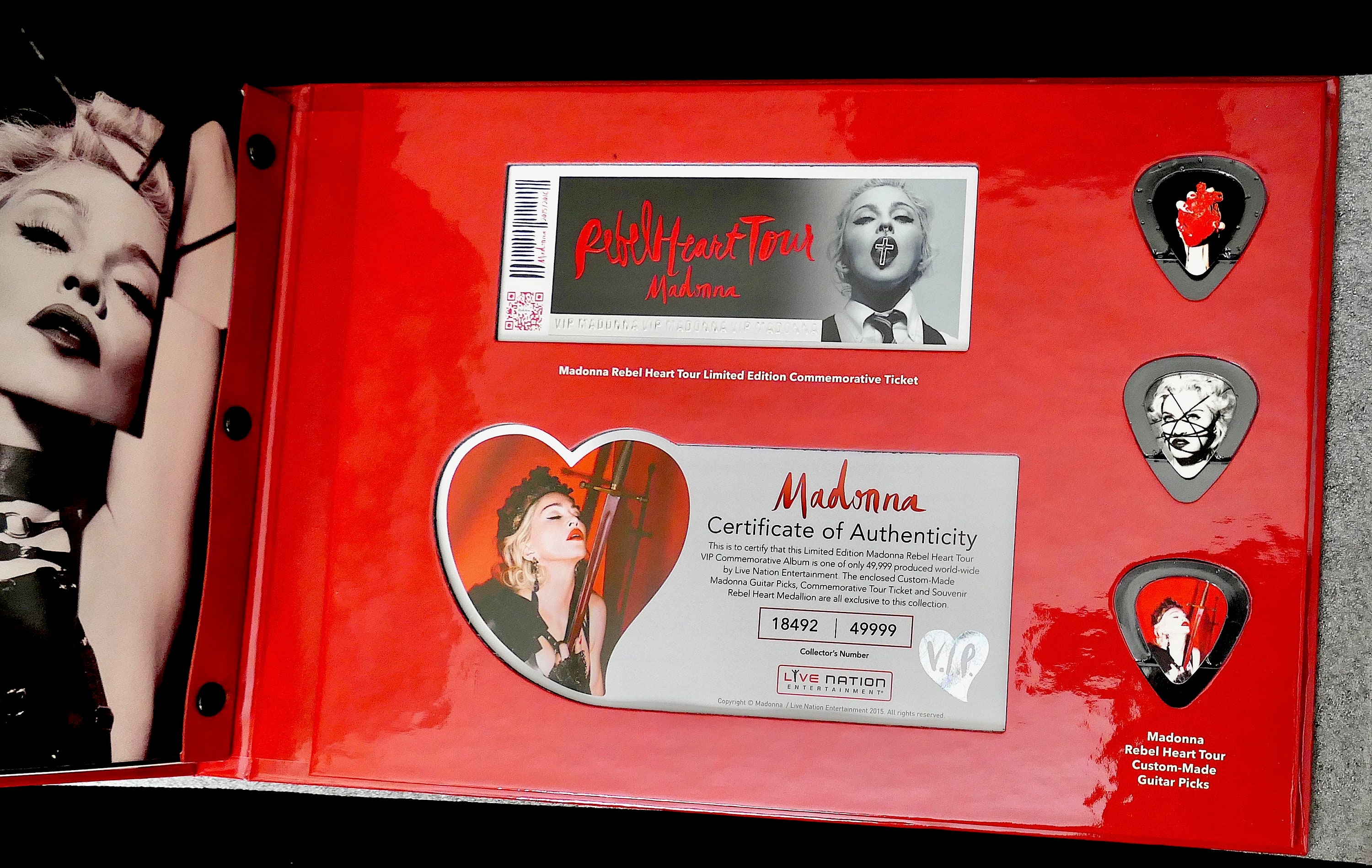 Madonna Rebel Heart Tour 2015 VIP Commemorative Album COA Madonna Rebel Heart Tour 2015 VIP Commemorative Album COA