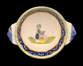 Cuenco Art Déco Riche Lug de Quimper, década de 1900, pintado a mano, con una mujer y una cesta, azul Mistral