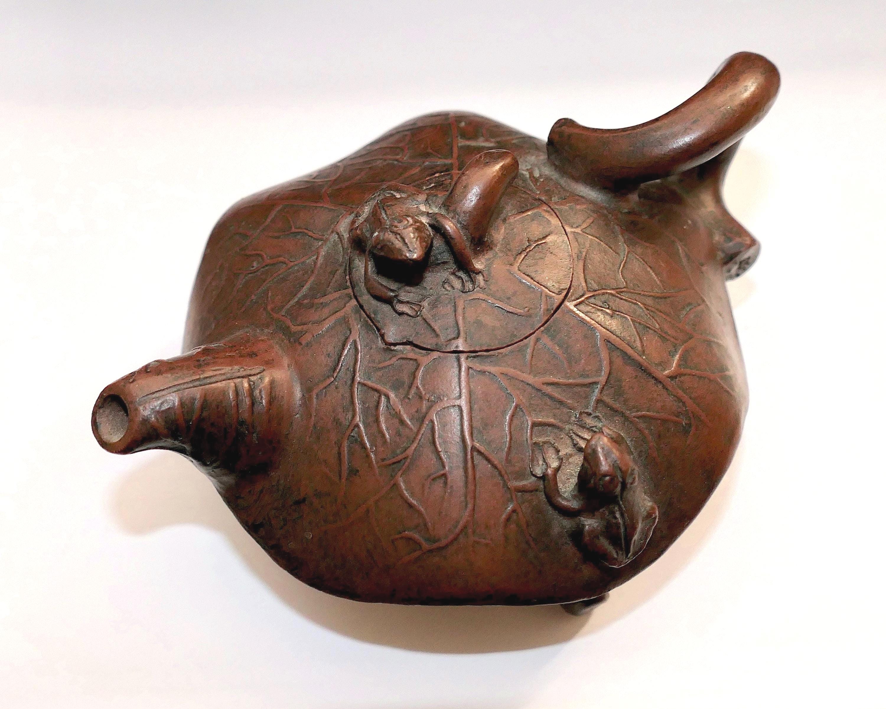 Vintage Chinese Yixing ZISHA Five FROGS 宜興紫砂五蛙壺 Teapot