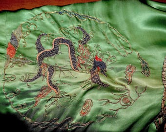 清朝時代の中国の龍袞龍袍 五爪龍の皇帝の翡翠の緑のローブ 金色の金属