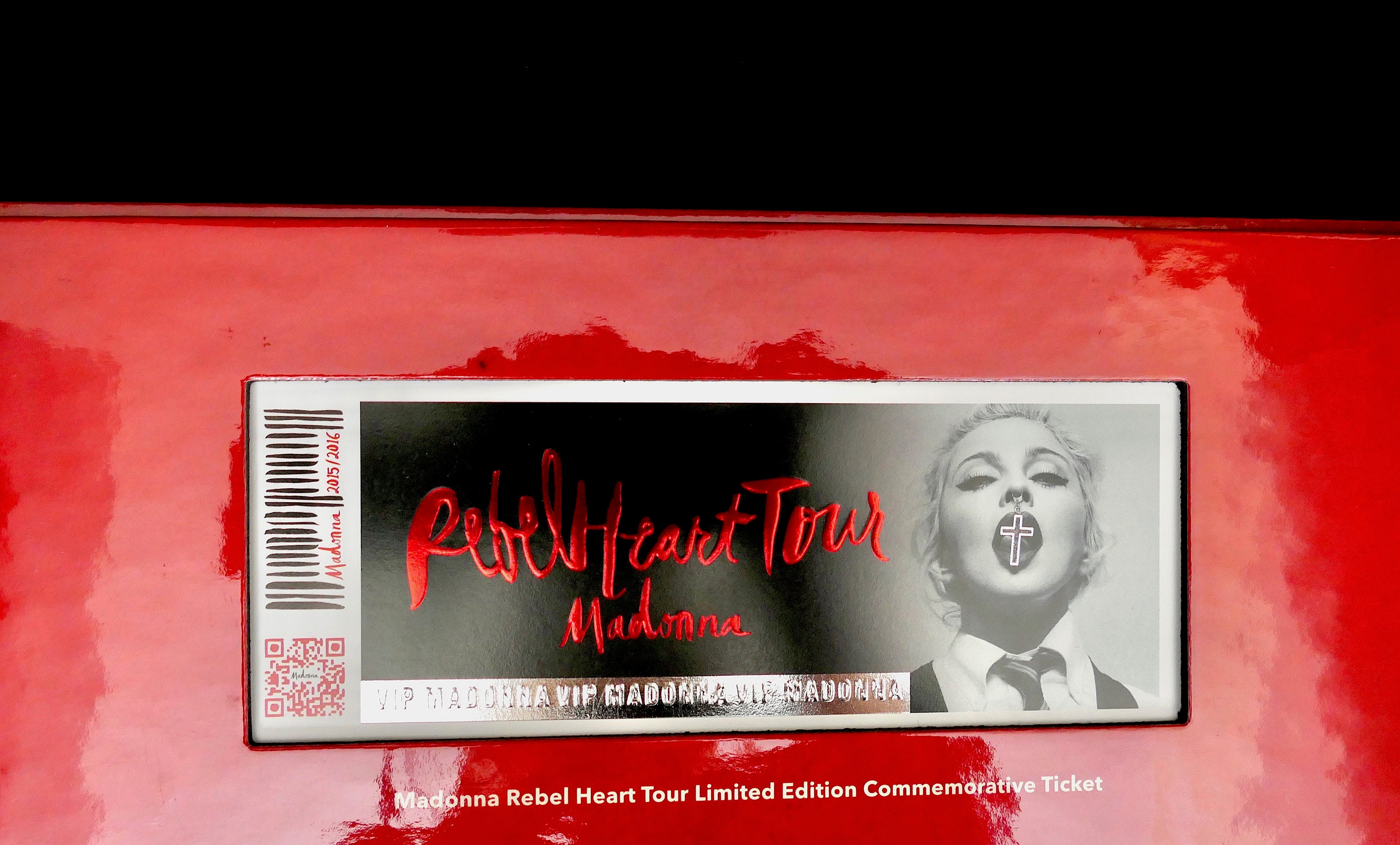 Madonna Rebel Heart Tour 2015 VIP Commemorative Album COA Madonna Rebel Heart Tour 2015 VIP Commemorative Album COA