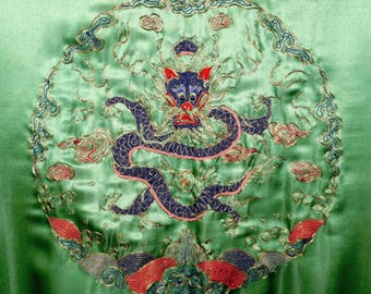 清朝時代の中国の龍袞龍袍 五爪龍の皇帝の翡翠の緑のローブ 金色の金属