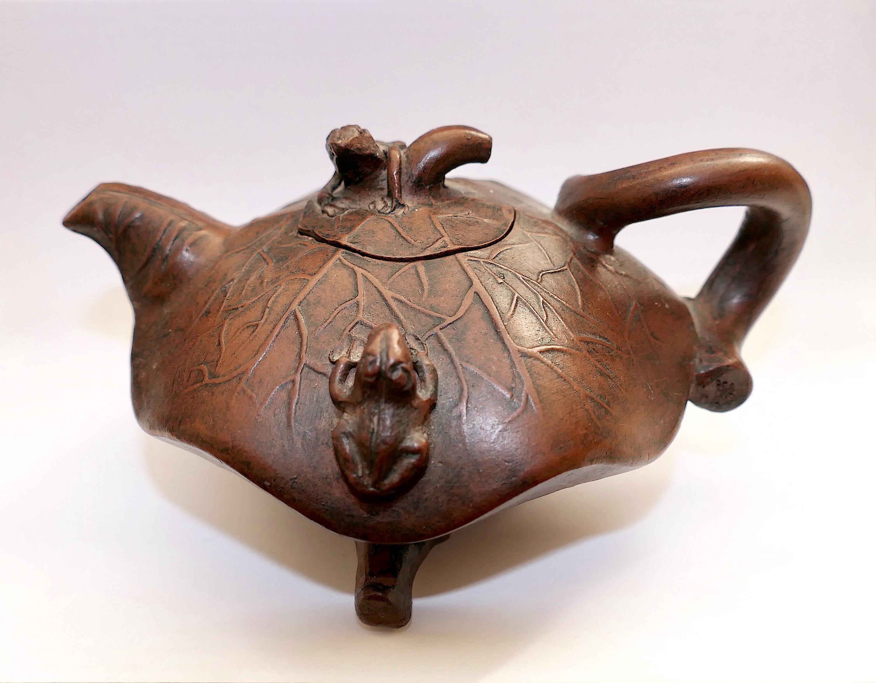 Vintage Chinese Yixing ZISHA Five FROGS 宜興紫砂五蛙壺 Teapot