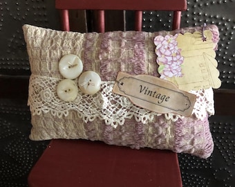 8 Inch x5 Inch Vintage Victorian Style Coverlet Bowl Filler/Pillow Tuck