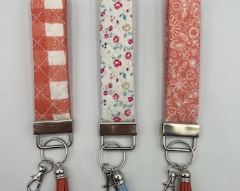 Peach Floral Cotton Wristlet Keychain: Quilted Keyfob with Tassel