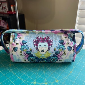 Blue Tula Pink Elizabeth Bionic Gear Bag 画像 2