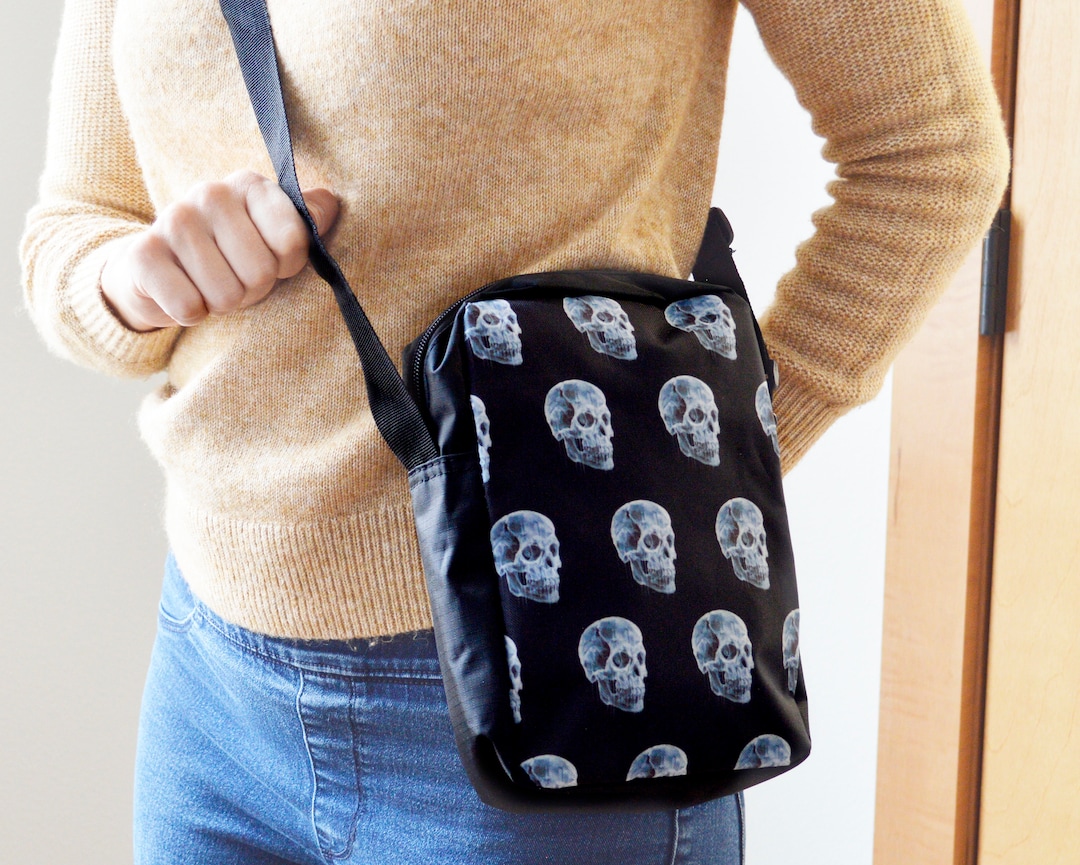Skull crossbody bag clearance
