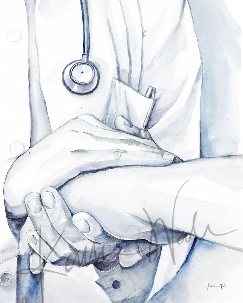 Op de afbeelding: Waterverfschilderij van de handen van een dokter die elkaar vasthouden, met een stethoscoop op de achtergrond. De dokter draagt een witte jas. Het kunstwerk is in tinten blauw en wit.