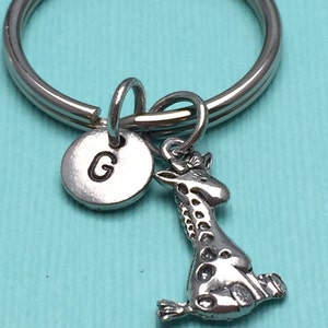 Baby Giraffe Schlüsselbund, Tier Keychain, Giraffe Charm, personalisierte Schlüsselanhänger, Giraffe Schlüsselbund, anfängliche keychain
