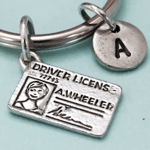 Rijbewijs sleutelhanger, rijbewijs charme, rijden gepersonaliseerde sleutelhanger, sleutelhanger, eerste sleutelhanger, aangepast, monogram