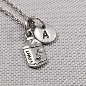 Melk ketting met melk charme, melkpak, voedsel ketting, voedsel charme, personaliseren ketting, oorspronkelijke charme, monogram, melk karton charme