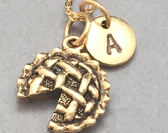 Collar de pastel, dije de pastel, collar de comida, collar con inicial, dije de inicial, monograma, collar personalizado, collar de pastel de manzana