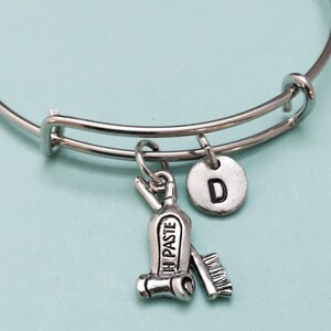 Zahnbürste und Zahnpasta Armreif, Zahnbürste und Zahnpasta zu bezaubern, erweiterbar Armreif, Armband, Charm Armband, personalisierte, initial, Monogramm