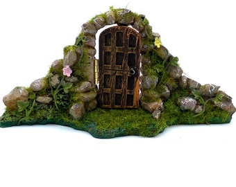 Miniature Opening Fairy Door