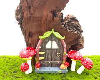 Fairy Door and mushroom set (Glow In The Dark)