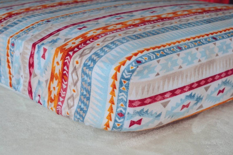 Cream Colored Jungle Animals On 3 Different Colors Crib Sheet