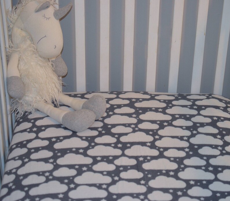 Graues und weißes Cloud Baby Bedding Set Mountain Baby | Etsy