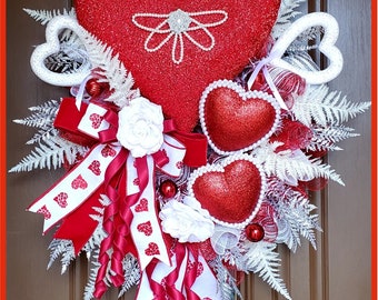 Valentine Wreath, Love Wreath, Love Decor, Valentine Decor, Heart Wreath, Love Front Door Wreath, Holiday Wreath, Valentine Glam Wreath
