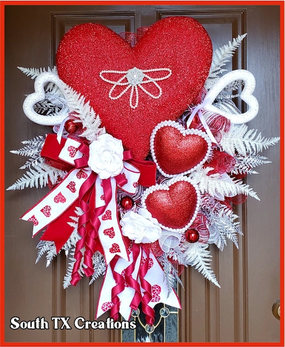 Valentine Wreath, Love Wreath, Love Decor, Valentine Decor, Heart Wreath, Love Front Door Wreath, Holiday Wreath, Valentine Glam Wreath