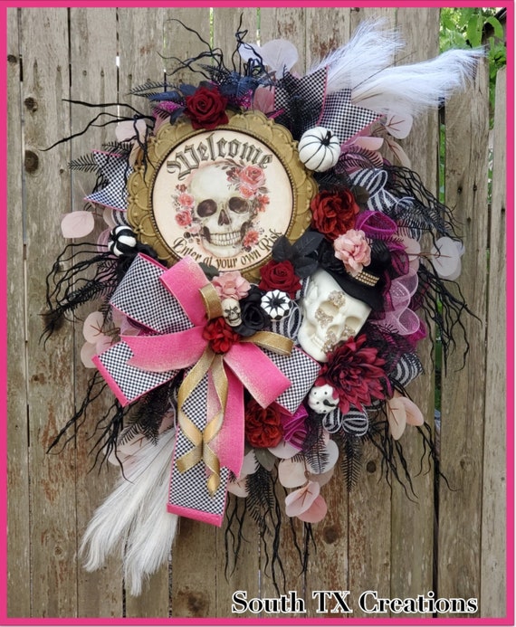 Halloween Wreath,Skeleton Wreath, Spooky Halloween Wreath, Halloween Decor, Skelly Wreath, Front Door Wreath,Elegant Skull Wreath,Gothic