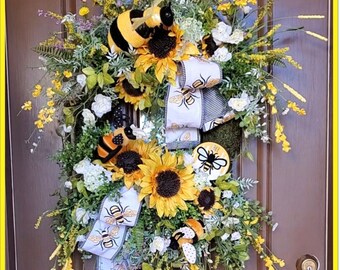 Bee Wreath, Welcome Wreath, Spring Wreath, Summer Wreath, Summer Decor, Bumble Bee Wreath, Spring Decor, Bumble Bee Decor, Gift Ideas