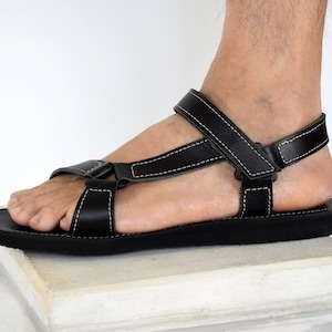 Sandales en cuir tendance pour hommes, sandales d'été pour hommes, chaussures plates pour hommes.