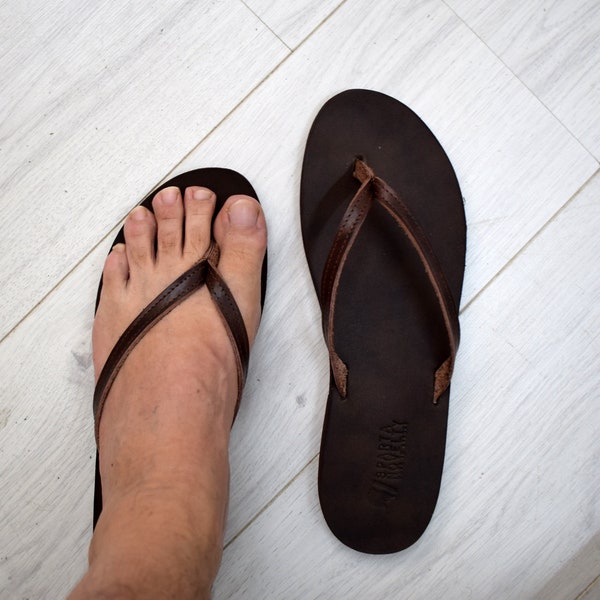 Flip flop men Leather sandals, Handmade in brown Color.