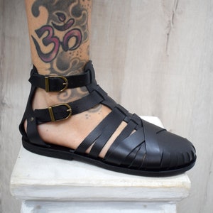 Mens Fisherman leather sandals, Closed toe Men Handmade greek leather sandals
