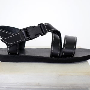Leren sandalen voor heren met gratis expresverzending.
