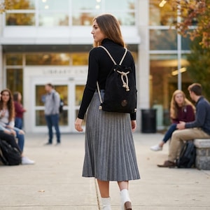 Zaino con coulisse in pelle scamosciata nera – Zaino in pelle minimalista fatto a mano, borsa da college unisex leggera