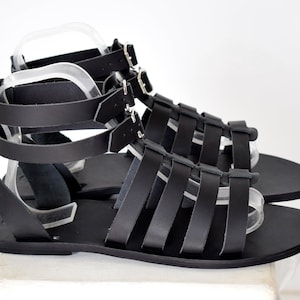 Gladiator Renaissance herensandalen, zwarte sandalen, leren sandalen, cadeau voor mannen, gratis verzending, handgemaakte sandalen, lederen sandalen