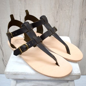 Men&#39;s Thong&#39;s Leather Sandals in Greek Roman Style