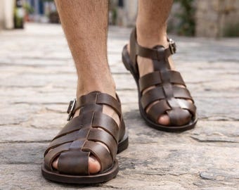 Handgefertigte Leder-Fischersandalen für Herren: Sommerschuhe mit geschlossenen Zehen