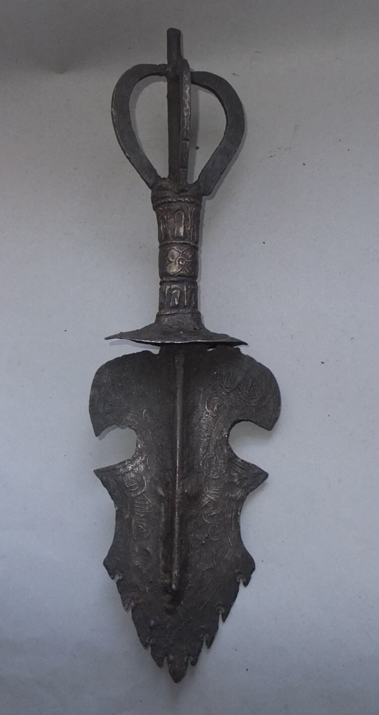 チベット　タンカ　ドルジェ・ドル チベットの大型鉄製儀式用剣、仏教タントラのドルジェオブジェ - Etsy 日本