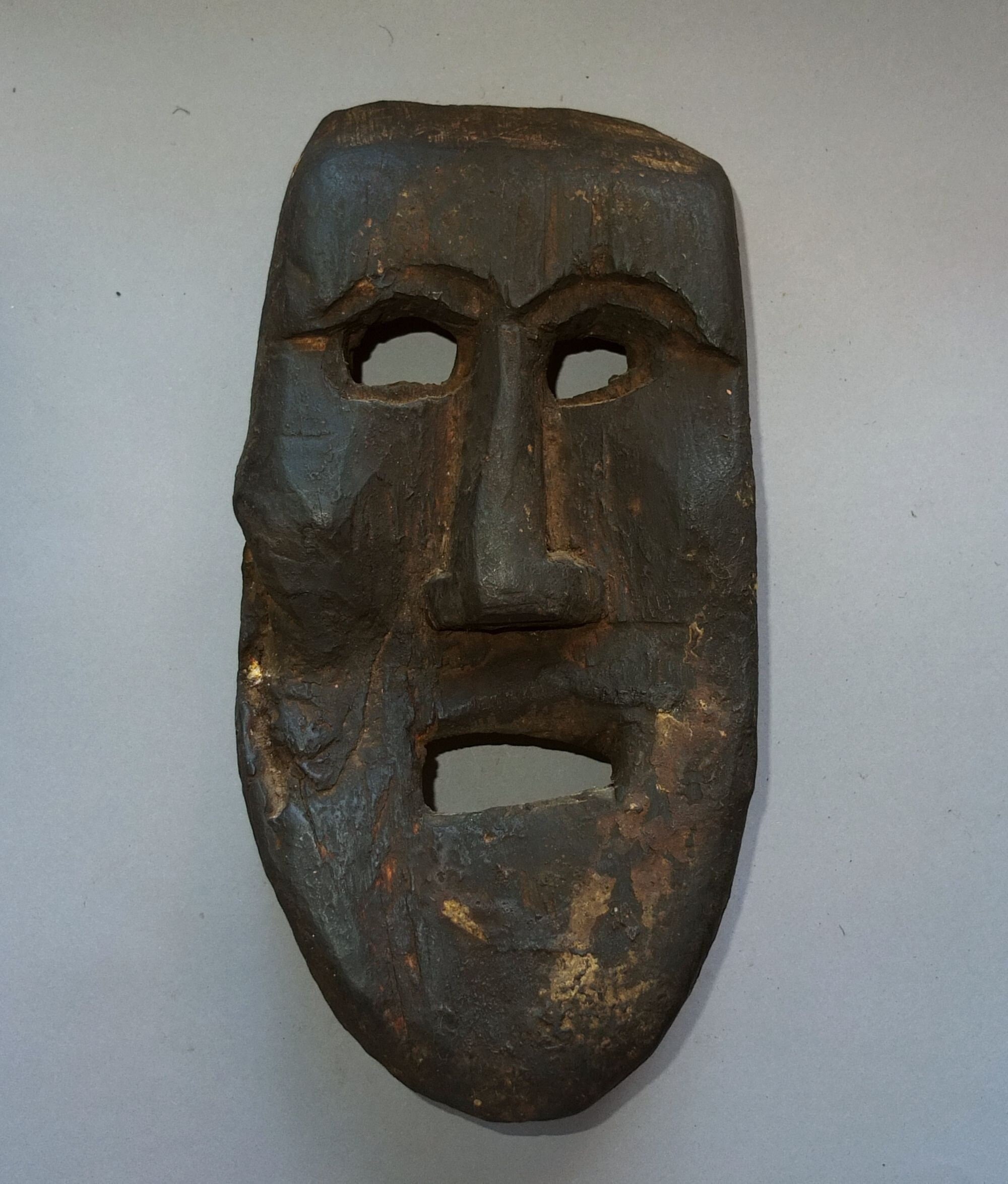 アンティークのグルン族の堅木製民族マスク、ネパールの部族芸術