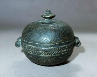 Scatola antica in bronzo dal Nepal, arte popolare etnica asiatica