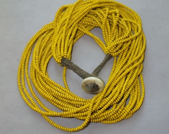 Multi Strand ketting met 18 strengen kleine gele glaskralen, Nepalese ketting, volkssieraden, GRATIS VERZENDING