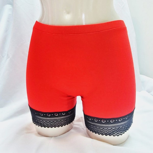 Boxer rouge pour femme avec dentelle noire élastique, coupe garçonne, short en viscose extensible taille haute